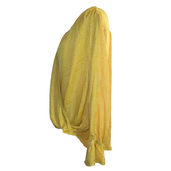 Altar’d state Umgee yellow polka dot top, ties up top, light, breezy! Nwot Med - Picture 4 of 7